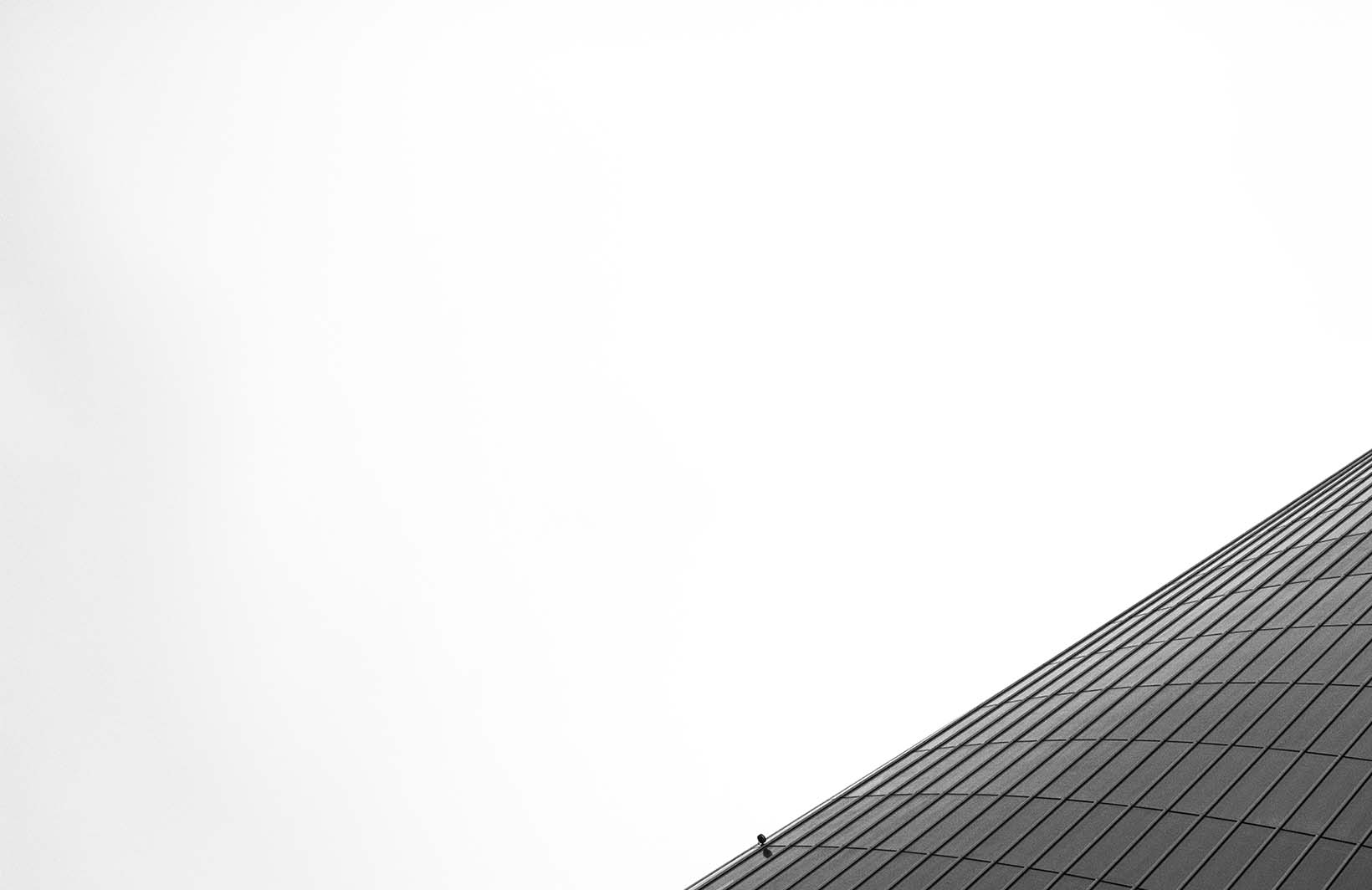 Фотообои в минималистичном стиле среди небоскребов Узоры на Стене